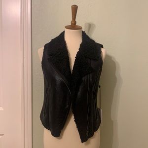 NWT Forever 21 Faux Shearling Moto Vest